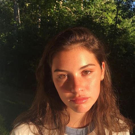 gracie abrams on instagram that oily sheen💦💦💦💦 abrams beauty aesthetic hair