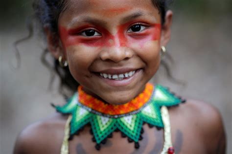 Fotografía El Rezo De Las Tribus Indígenas Por La Protección Del Amazonas