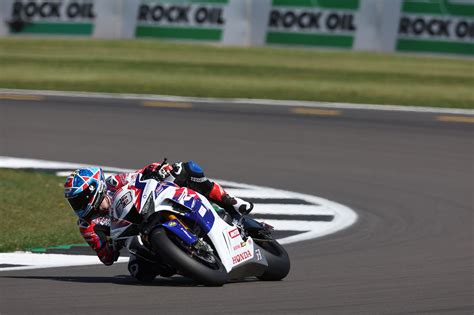 solid season opener for tom neave at silverstone tom neave bennetts bsb british superbike