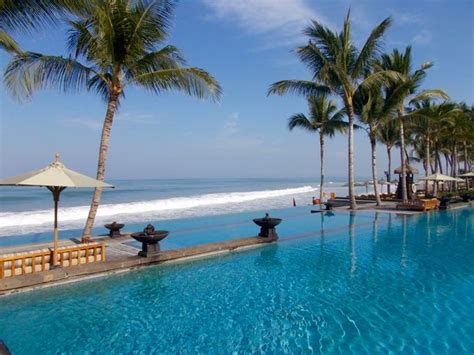 The question of where to stay in bali for couples is answered here at the febris hotel & spa which is located stone's throw away from waterbom bali water park. WHERE TO STAY in Bali - Best Areas & Beach Towns