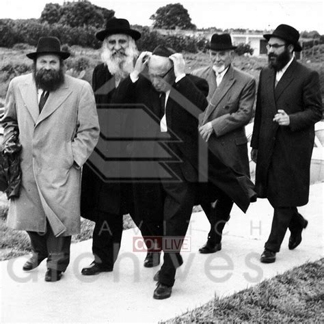 Gallery Shows Kfar Chabad History