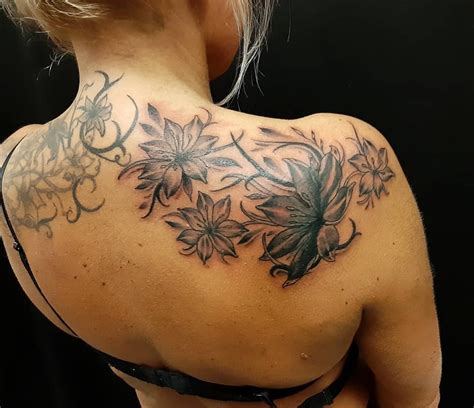 Shoulder Tattoos For Men And Women 5000 Designs Flower Tattoo