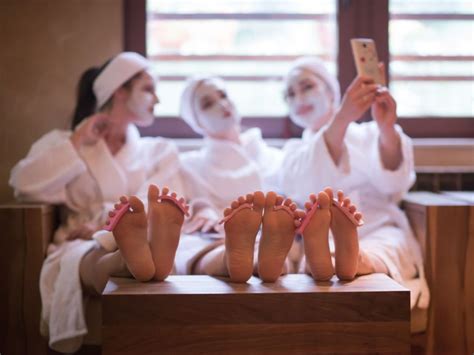 spa pamper day hen party in birmingham pamper days spa bachelorette parties spa day