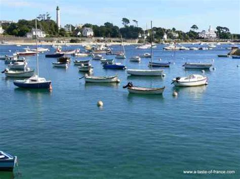 Sainte Marinetown In Brittanyphotos And Guide