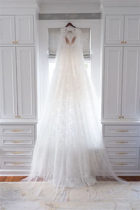 Monique Lhuillier Majesty Wedding Dress Save 61 Stillwhite