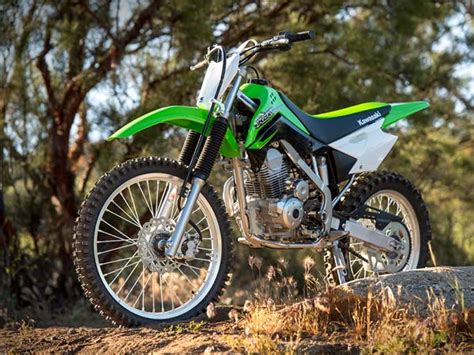 Kawasaki Launches The 2017 Klx 140g Dirt Motorcycle In India Drivespark