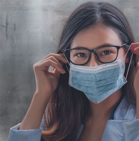 How To Stop Your Glasses From Fogging Up When Wearing A Mask Woman And Home