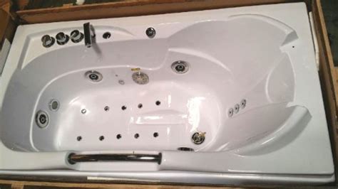 1 person whirlpool massage hydrotherapy white bathtub tub bluetooth ready with free remote