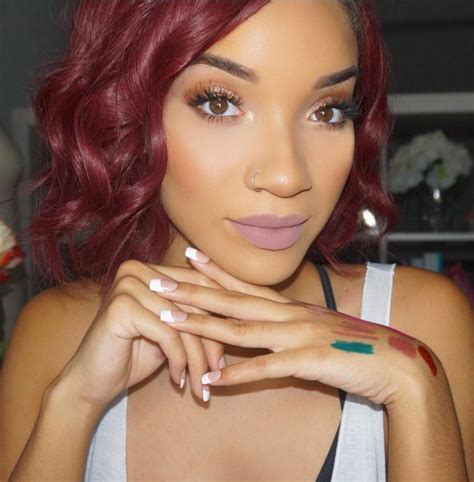 15 Beauty Bloggers Who Have The Internet Buzzing Essence