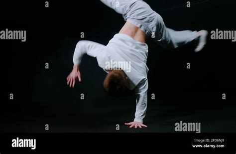 Break Dance Trick Stock Videos And Footage Hd And 4k Video Clips Alamy