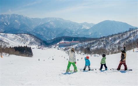 Skiing In Japan The Best Holidays And 16 Things You Should Know Before Your First Trip Skiing