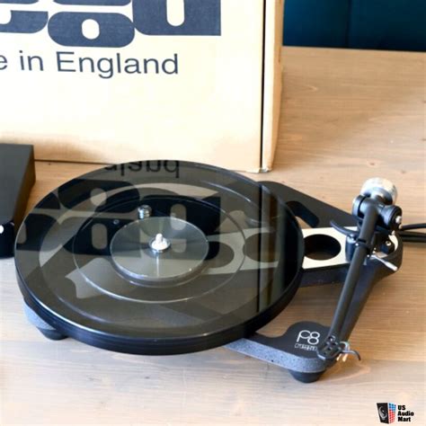 Rega P8 Planar 8 Turntable Record Player Vinyl Table Deck Photo