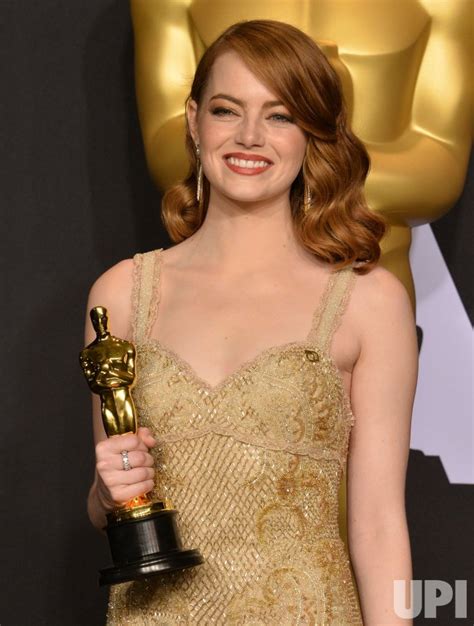 Emma Stone Wins Oscar For Best Actress At The 89th Annual Academy