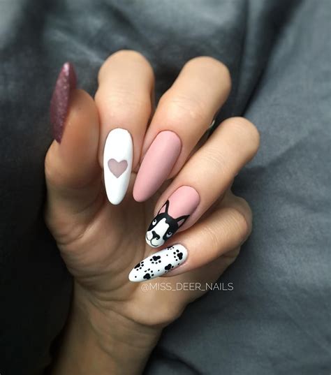 Este posibil ca imaginea să conţină unul sau mai mulţi oameni şi cadru apropiat Stylish Nails