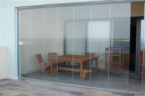 Frameless Folding Glass Door फ्रेमलेस ग्लास डोर ढांचे रहित कांच के