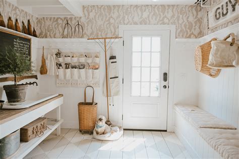 Summer Mudroom Wallpaper Update - Liz Marie Blog