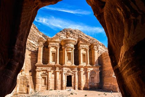 Includes separate sections on jordanian history, culture, wildlife, and natural reserves. اكتشف | معالم الأردن السياحية