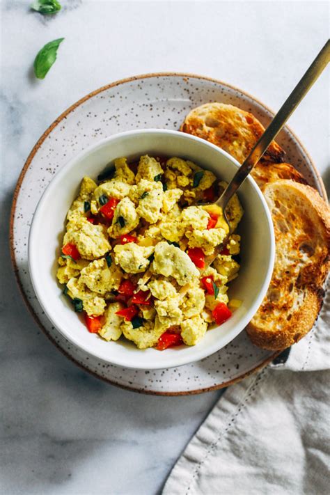 What nutrients are in scrambled eggs? Easy Tofu Scramble - Making Thyme for Health
