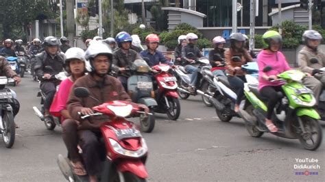 Prepare for some serious eye candy as we look at the motorbikes you'll be salivating over when its time to upgrade. Indonesien starker Moped Verkehr Indonesia Culture ...