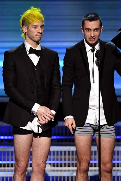 Twenty One Pilots Goes Pantsless To Accept The Award For Best Pop Duo