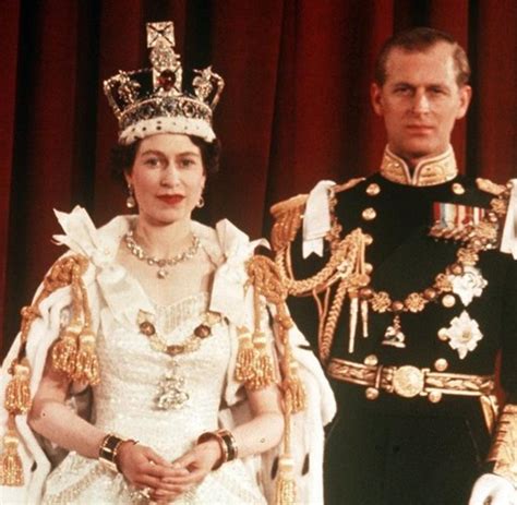 Kommen zeitzeugen zu wort, die damals an der krönungszeremonie teilgenommen. Elizabeth II.: Queen übersteigt "Ebben und Fluten der ...