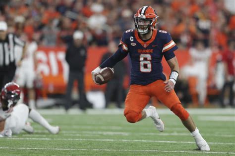 No 18 Syracuse Remains Undefeated With 24 9 Win Over No 15 Nc State