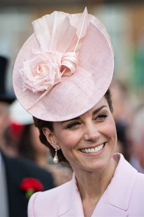 Pearl Teardrop Earrings Kate Middleton S Best Jewelry Gifts From The