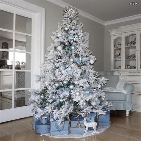 48 Stunning White Christmas Tree Ideas To Decorate Your Interior