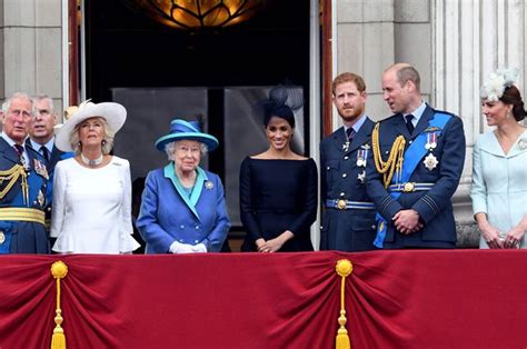 Elizabeth ii), полное имя — елизаве́та алекса́ндра мари́я (англ. Елизавета II огласила монаршее решение о выходе принца Гарри из семьи | UA.NEWS