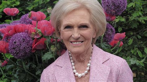 mary berry poses for surprise photoshoot and reveals her style rules plus the one thing she d