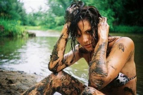These Hot Babes Covered In Dirt Will Keep You Amused For A