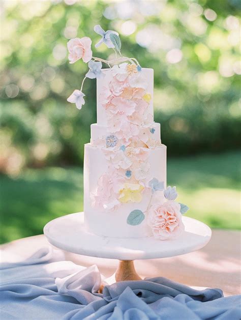 See The Fresh Wedding Color Palette Inspiring Us Now