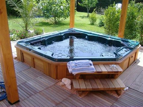 Pin By Leanne On Garden Jacuzzi Hot Tub Hot Tub Outdoor Hot Tub Garden