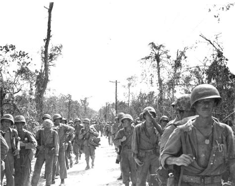 Battle Worn Us Marines Of The 1st Marine Division On Peleliu 1944 World War Two World War