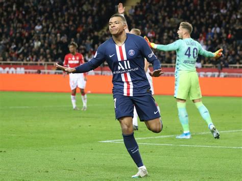 His father wifried mbappe comes from cameroon, his mother is the former handball player fayza lamari, who was born in algeria. Champions League, EURO, Olympia: Mbappe träumt vom Triple ...