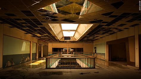 Abandoned Mall Photos Tell An Eerie American Story