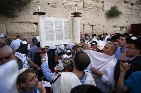 Chavouot Que Célèbrent Les Juifs Durant Cette Fête