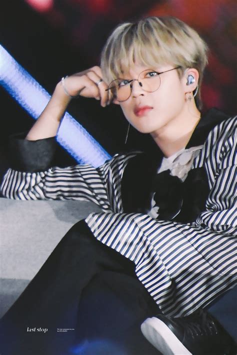 Discover images and videos about jimin from all over the world on we heart it. 𝐋𝐒𝐒𝐓 on Twitter: "191227 매직샵 바이브 너므 조아 #지민 #JIMIN #방탄소년단 ...