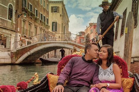 Private Tour Venice Gondola Ride With Personal Photographer 2024