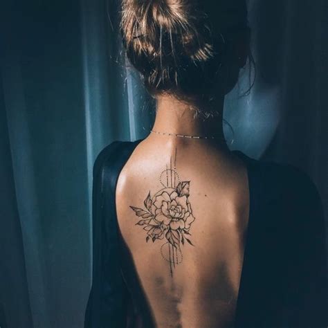 31 Beautiful Spine Tattoo Ideas For Women Inspirationfeed