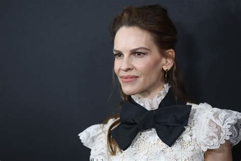 Hilary Swank Sues Sag Aftras Health Plan Over Ovarian Cyst Coverage