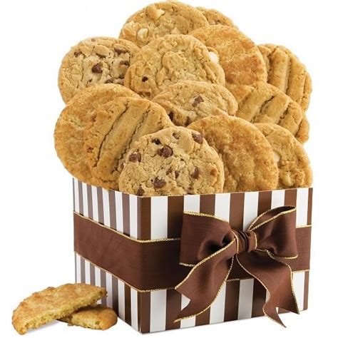 Make these easy cookie gift boxes to deliver all your christmas treats in style. Fresh Baked Cookies Gift Box | Cookie Gifts | Arttowngifts.com