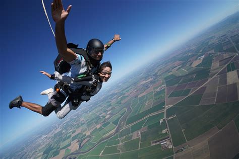 There are a few awesome options for skydiving in australia but one of the best is right here in the bay. How Much Does It Cost To Go Skydiving? - How Much Guide