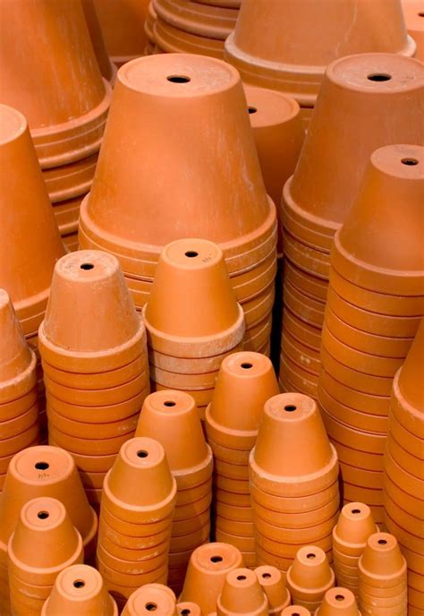 Saving Money On Terra Cotta Pots Clay Pot Projects For Garden