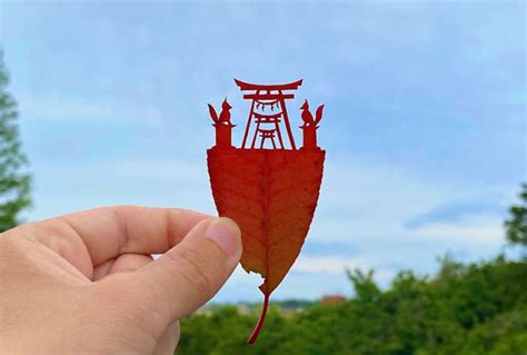 Japanese Artist Turns Tree Leaves Into Intricate Vignettes 30 Pics