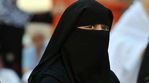 china bans burqa in muslim region of xinjiang