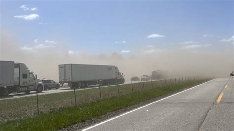 I 55 Shut Down In Both Directions Due To ‘large Crash Amid Dust Storm