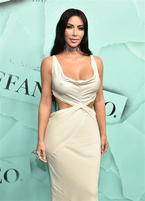 Kim Kardashian Shows Off Her Famous Curves In Nyc And They Should