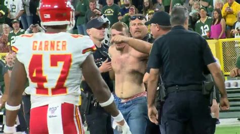 Shirtless Fan Running On Field Gets Laid Out By Chiefs Player In Packers Preseason Game Youtube