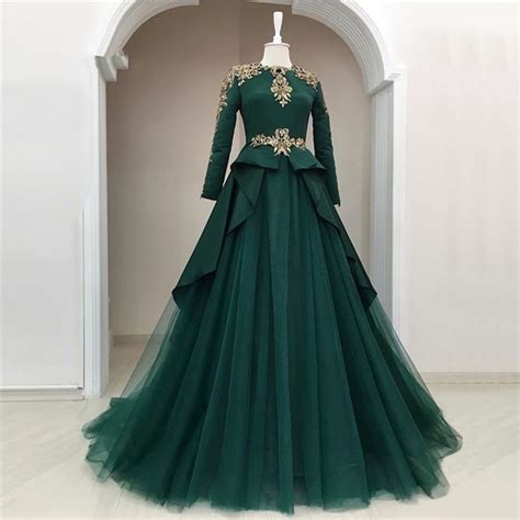 Green Muslim Evening Dresses 2019 A Line Long Sleeves Tulle Lace Crystals Islamic Dubai Saudi